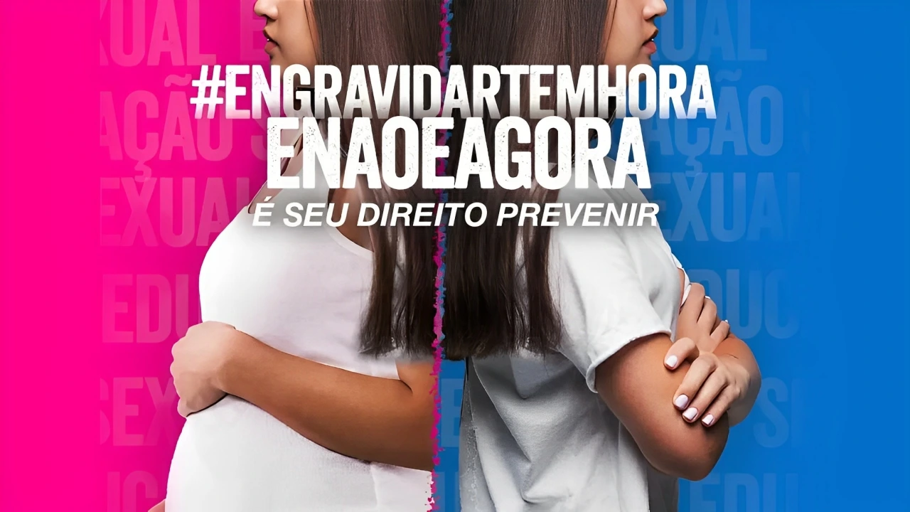 Imagem dividida ao meio com uma jovem grávida de um lado e a mesma jovem sem gravidez do outro, com a frase “#EngravidarTemHora e Não é Agora – É seu direito prevenir”.