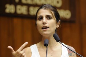 DEPUTADA MANUELA D’ÁVILA PARTICIPOU DE EVENTO DA PLATAFORMA MENINAS NO PODER