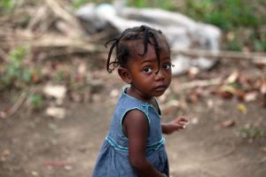MAIS DE 100 MIL CRIANÇAS ESTÃO EM SITUAÇÃO DE EMERGÊNCIA NO HAITI