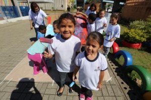 CINE E RODA DE CONVERSA NO ESPAÇO FAMÍLIAS QUE CUIDAM