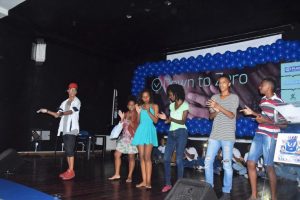 DOWN TO ZERO REALIZA AÇÃO PELO 18 DE MAIO