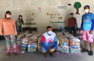 Ajuda de voluntários tem sido fundamental na distribuição de auxílio em meio à pandemia de COVID-19