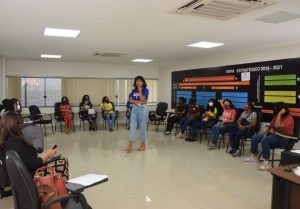 Oficina usa fotografia para debater desafios cotidianos das meninas