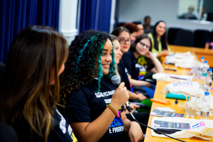 Jovens participantes do projeto Escola de Liderança para Meninas visitam a sede do Ministério Público do Estado de São Paulo