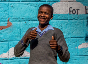 Principais problemas de saúde mental de jovens têm origem na pobreza, na violência e nas normas de gênero