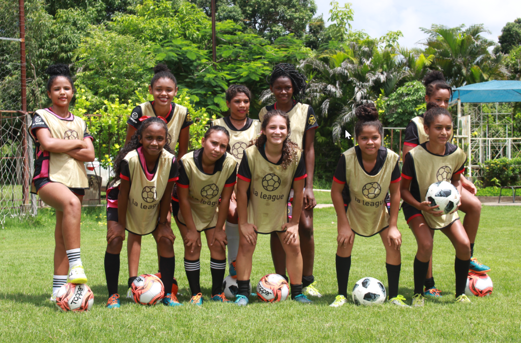 Hoje, ás 18:00, a - Futebol Feminino Região dos Lagos